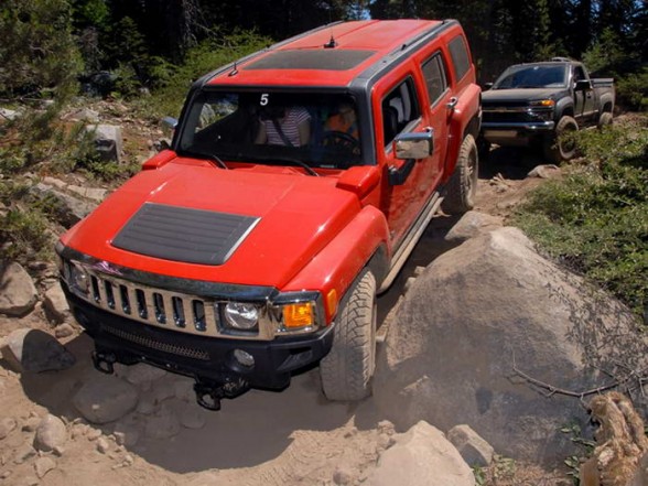 Hummer H3 Rubicon Trail Off-road 2007 - Front Side View