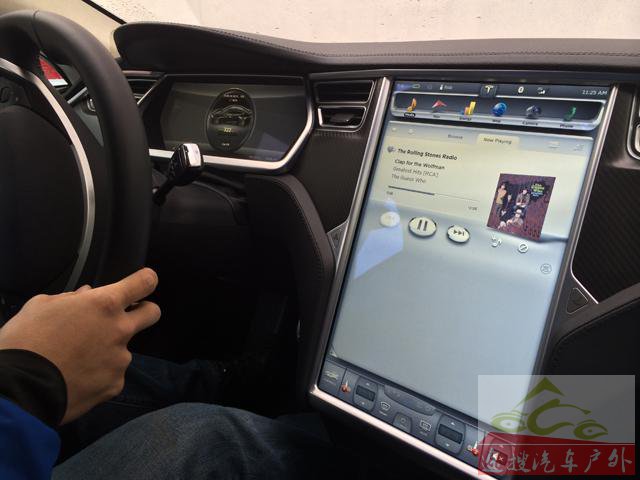 飙车不费油 数码达人北美小试特斯拉Model S
