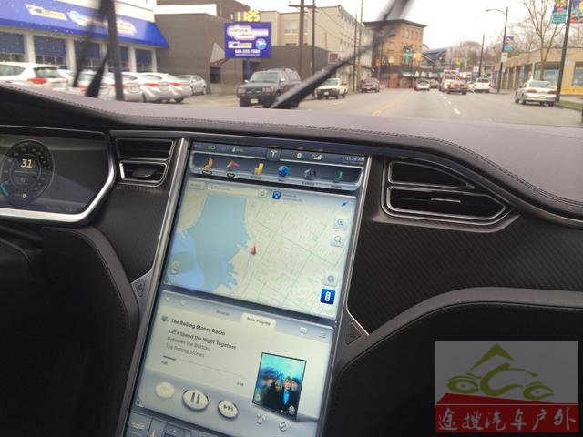 飙车不费油 数码达人北美小试特斯拉Model S
