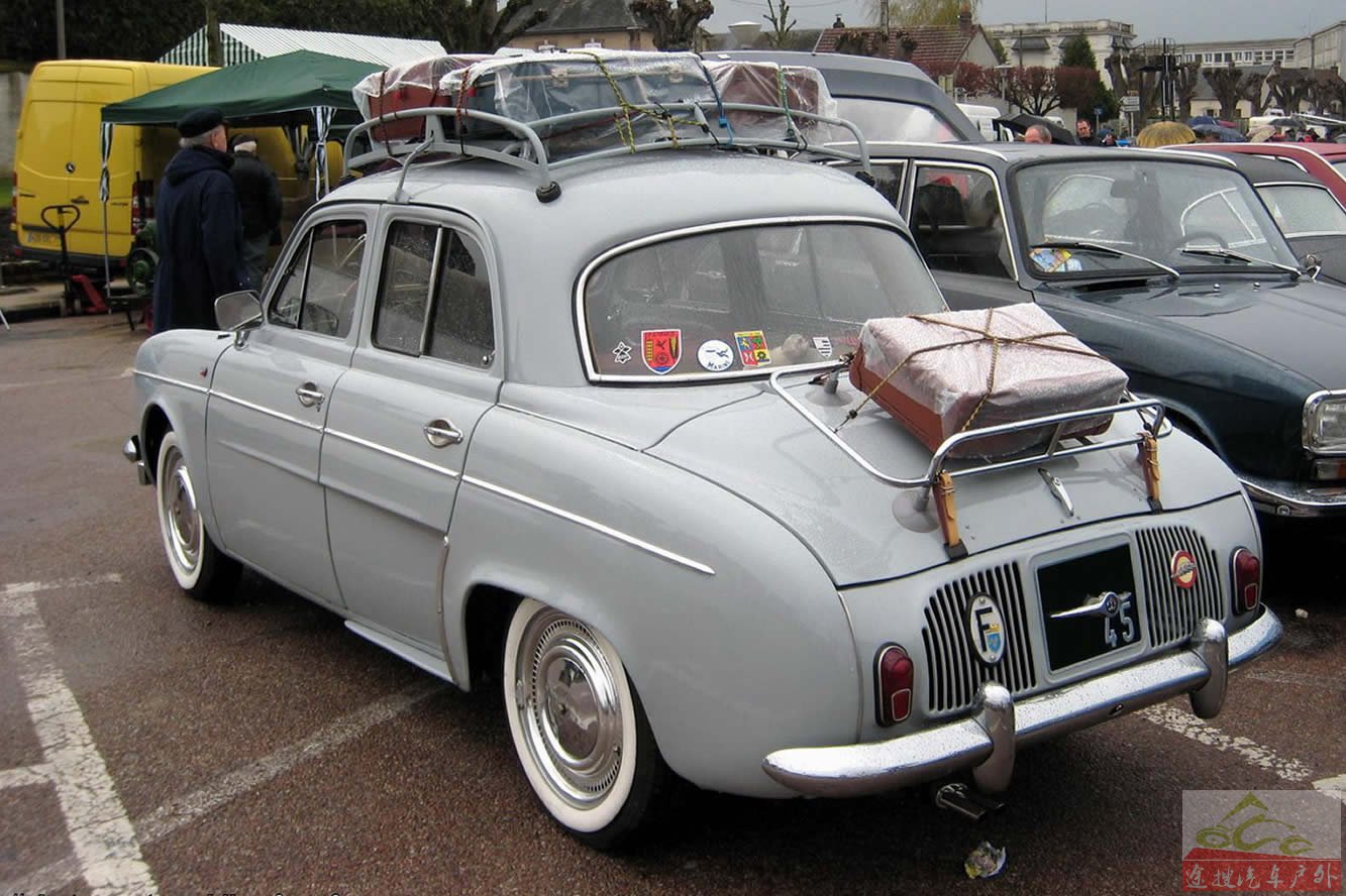 renault-dauphine.jpg (1333888)